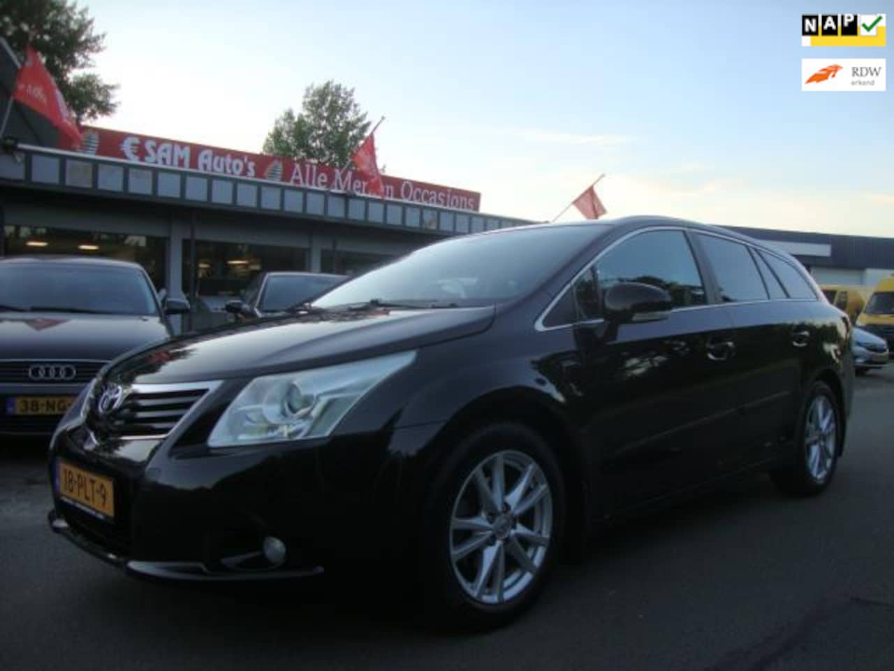 Toyota Avensis Wagon - 1.6 VVTi Business 1.6 VVTi Business ( NAVI ) - AutoWereld.nl