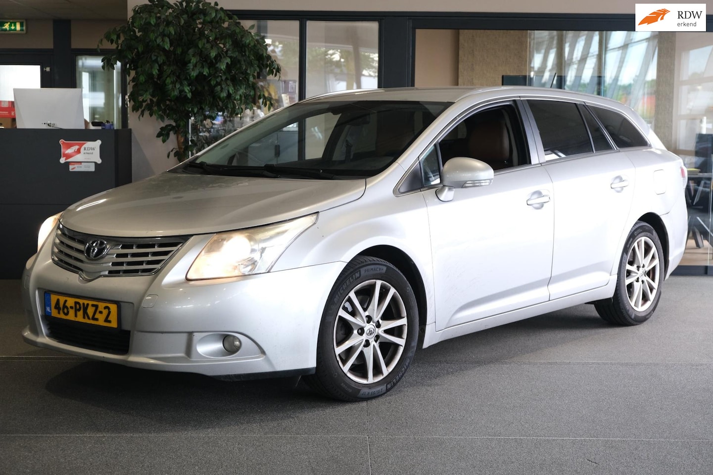 Toyota Avensis Wagon - 2.2 D-4D Leder Navi Cam Trek Cruise - AutoWereld.nl