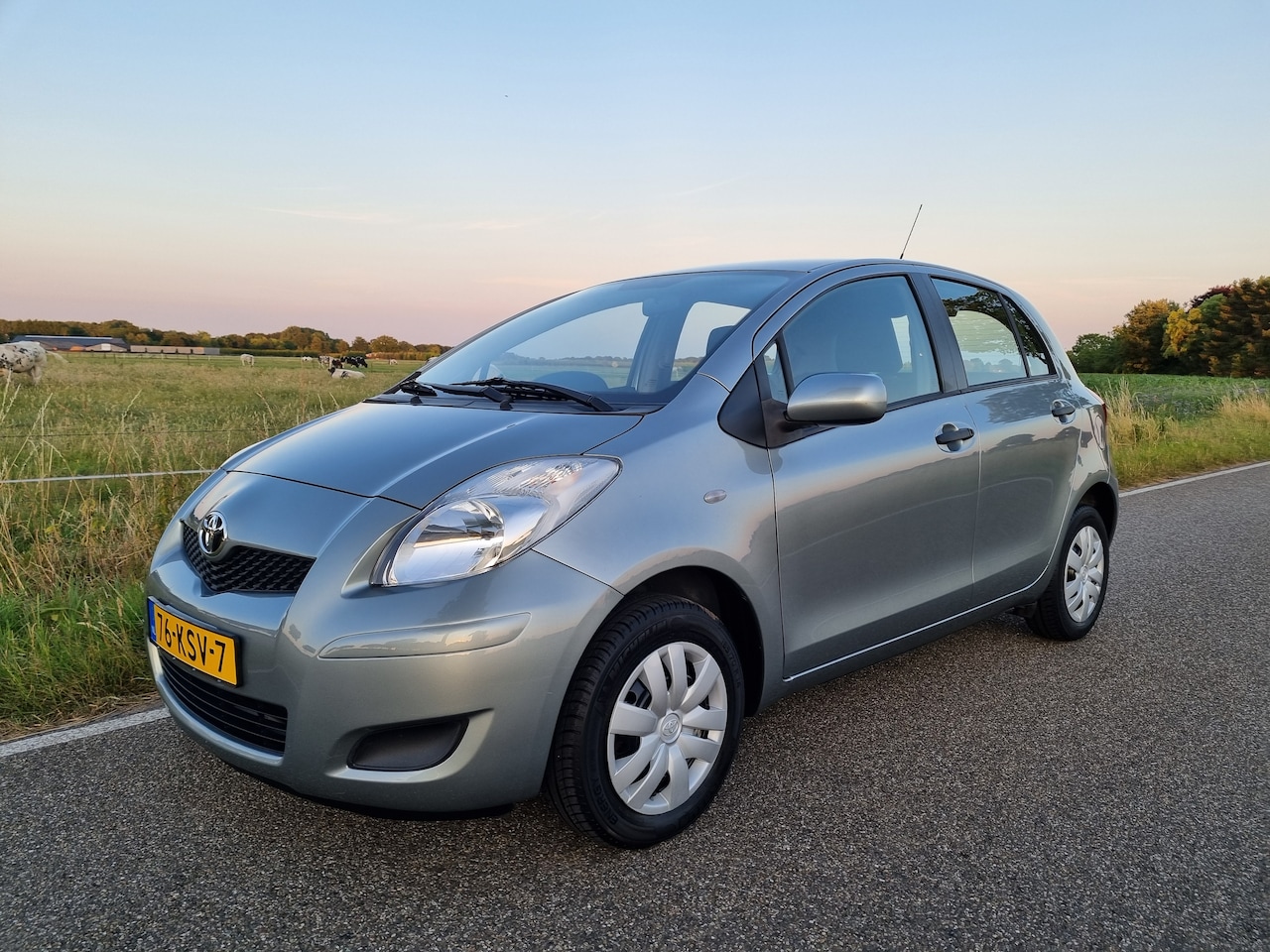 Toyota Yaris - 1.0 VVTi Acces /AIRCO/Trekhaak/CV/Elek. ramen/NAP! 1e eig! - AutoWereld.nl