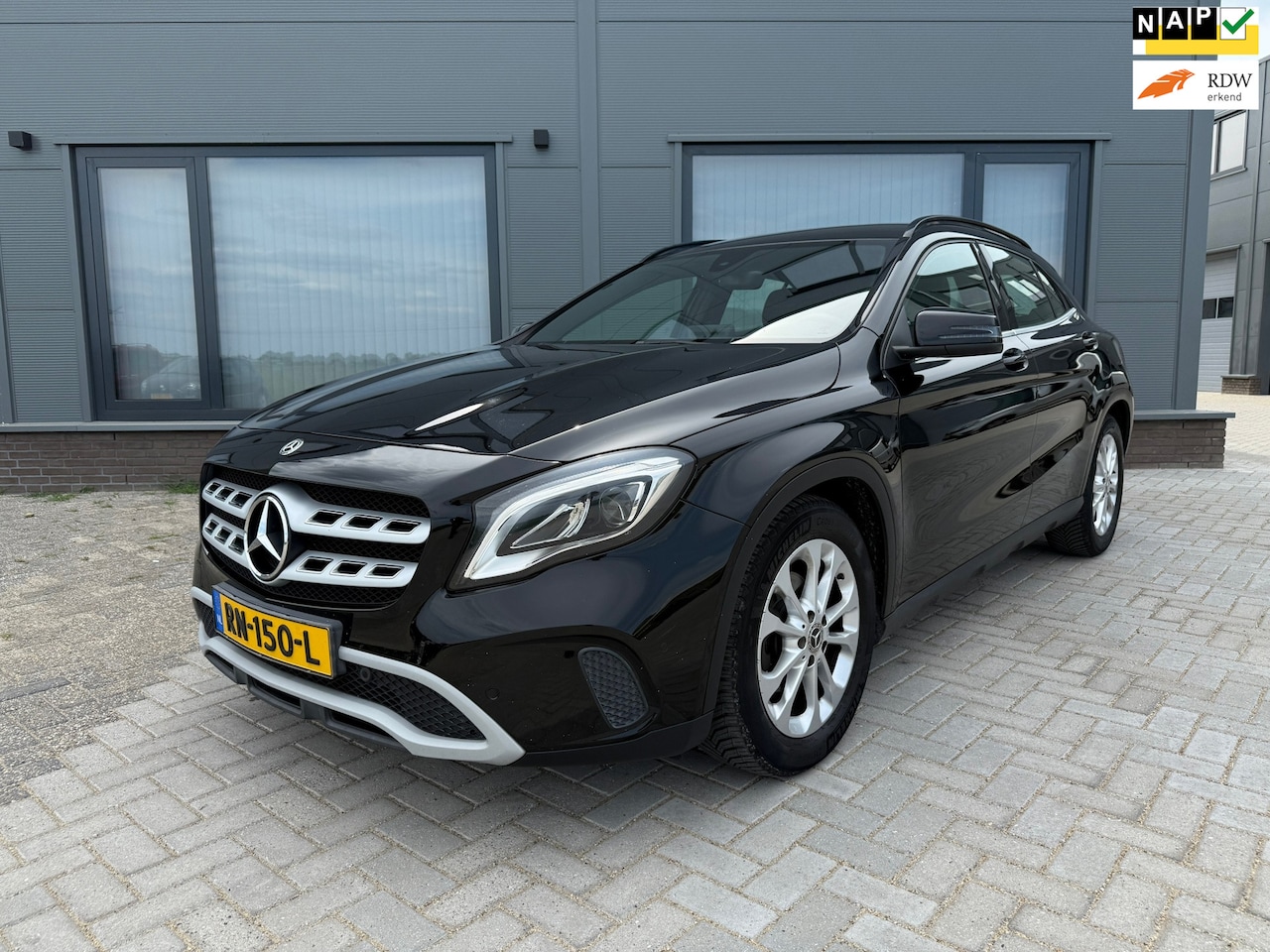 Mercedes-Benz GLA-Klasse - 180 Business Solution // Automaat // Clima // PDC // Navi - AutoWereld.nl