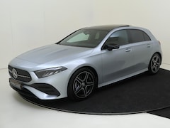 Mercedes-Benz A-klasse - 180 AMG Line / Stoelverwarming / Achteruitrijcamera / Panaroma-schuifdak / Night-Pakket /