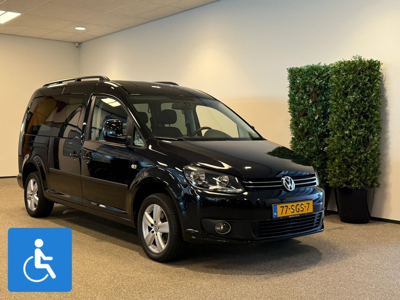 Volkswagen Caddy Maxi - Rolstoelauto 5+1 - AutoWereld.nl