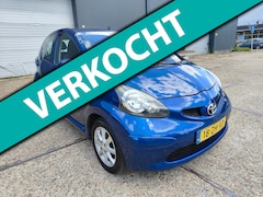 Toyota Aygo - 1.0-12V + ( 5-Deurs )