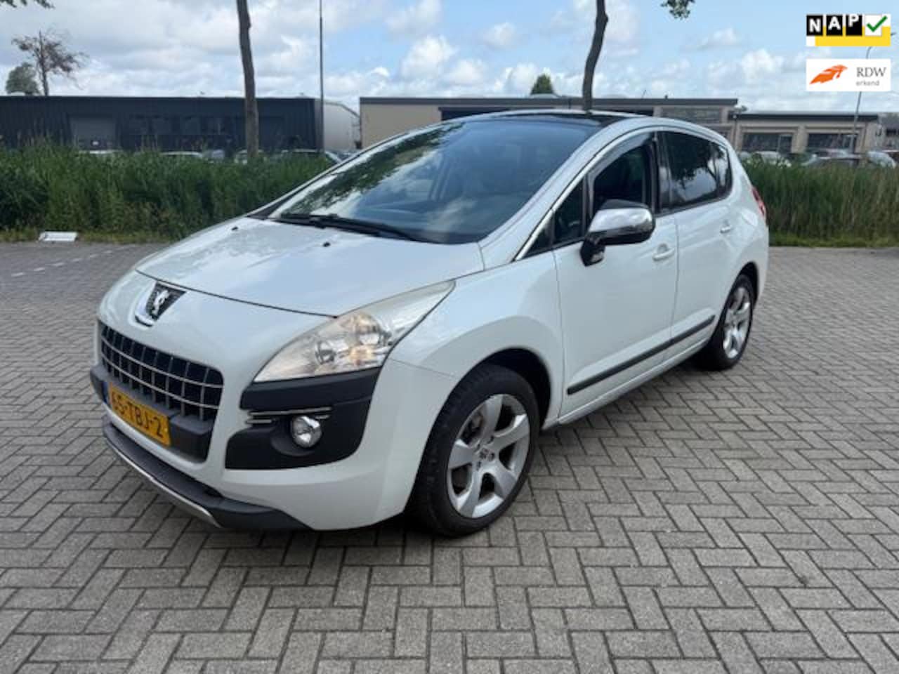 Peugeot 3008 - 1.6 THP Allure Airco Trekhaak Navi Panodak Cruise - AutoWereld.nl
