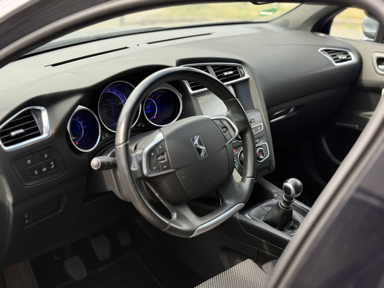 DS 4 - 1.2 PureTech Chic Nieuw binnen ! Meer foto's volgen snel - AutoWereld.nl