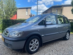 Opel Zafira - 2.2-16V Elegance
