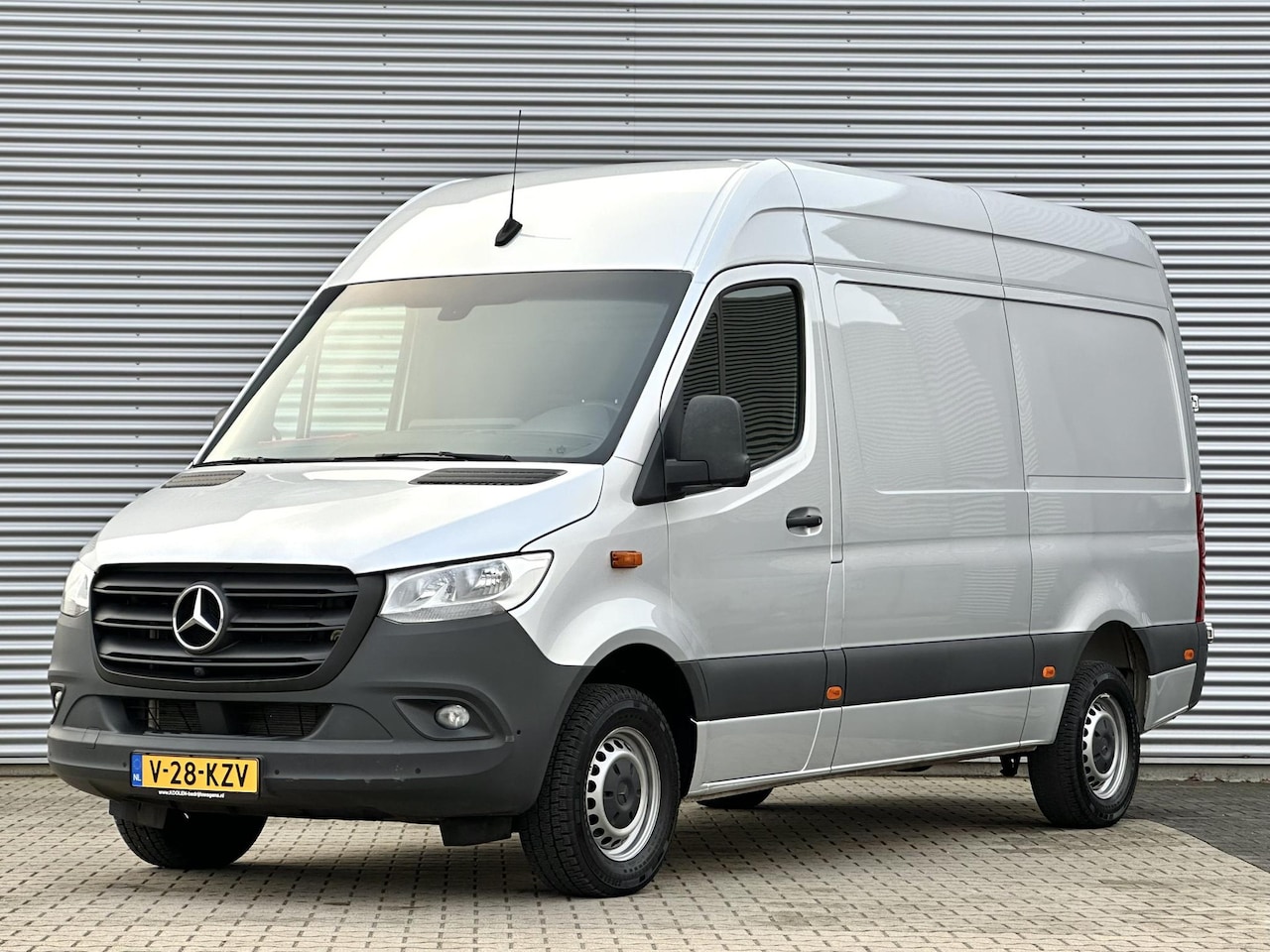 Mercedes-Benz Sprinter - 317 CDI L2H2 RWD Zilver Grijs - AutoWereld.nl