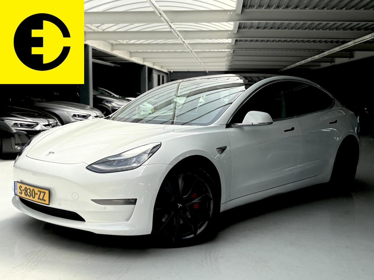 Tesla Model 3 - Performance AWD 75 kWh | Stoelverwarming | Carbon look | Autopilot - AutoWereld.nl