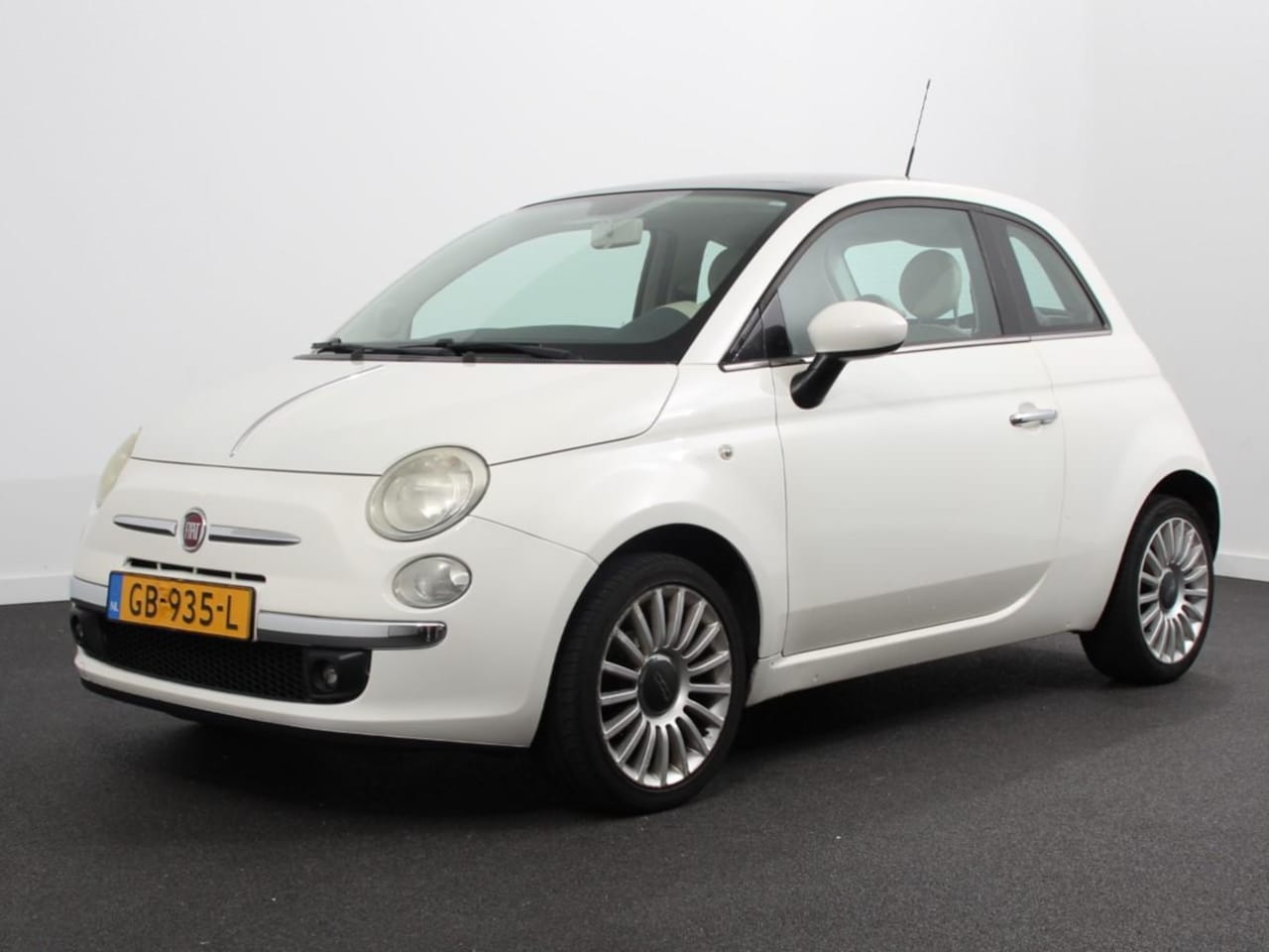Fiat 500 - 1.2 Lounge Handel/Export! Airco | Panorama dak | Lichtmetalen Velgen - AutoWereld.nl