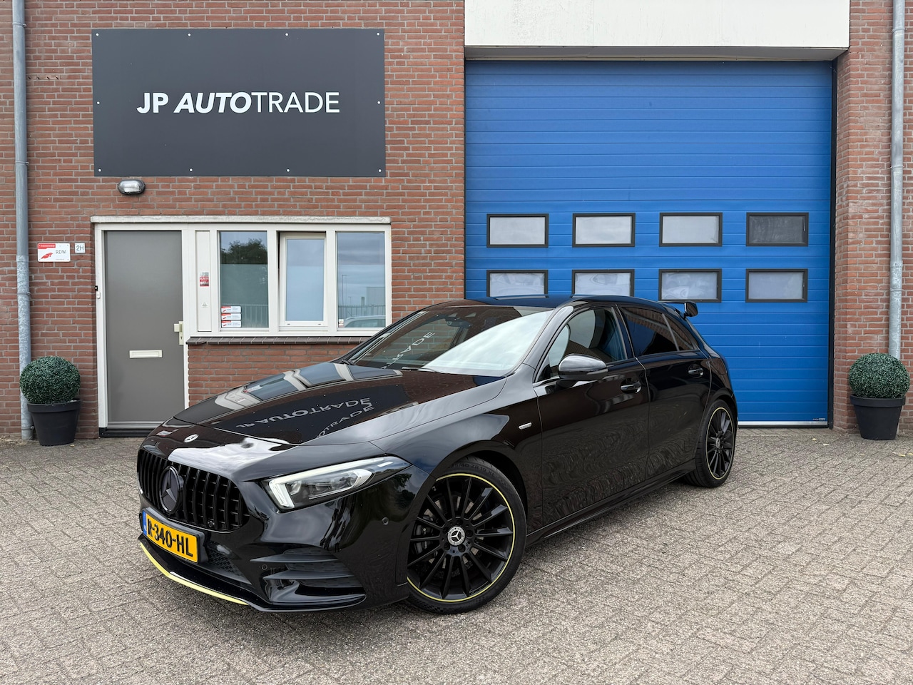 Mercedes-Benz A-klasse - 200 Premium A200 AMG Edition 1 | Aut. | Memory | 19" LMV - AutoWereld.nl