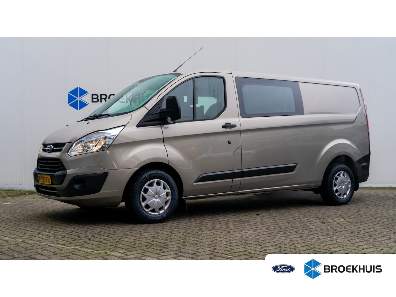 Ford Transit Custom - 290 2.0 TDCI L2H1 Limited Dubbel Cabine | Airco | Parkeersensor voor en achter | Trekhaak - AutoWereld.nl