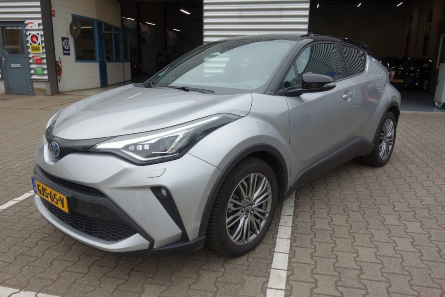 Toyota C-HR - 2.0 HYB.Executive, Trekhaak, All Season, Winterpak, Garantie - AutoWereld.nl