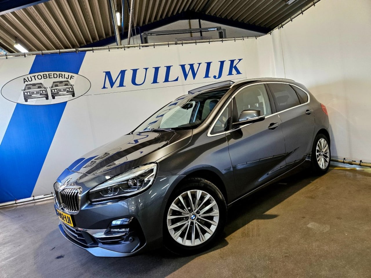 BMW 2-serie Active Tourer - 2 Serie Active Tourer 220i High Executive Edition / Trekhaak / Pano / Camera - AutoWereld.nl