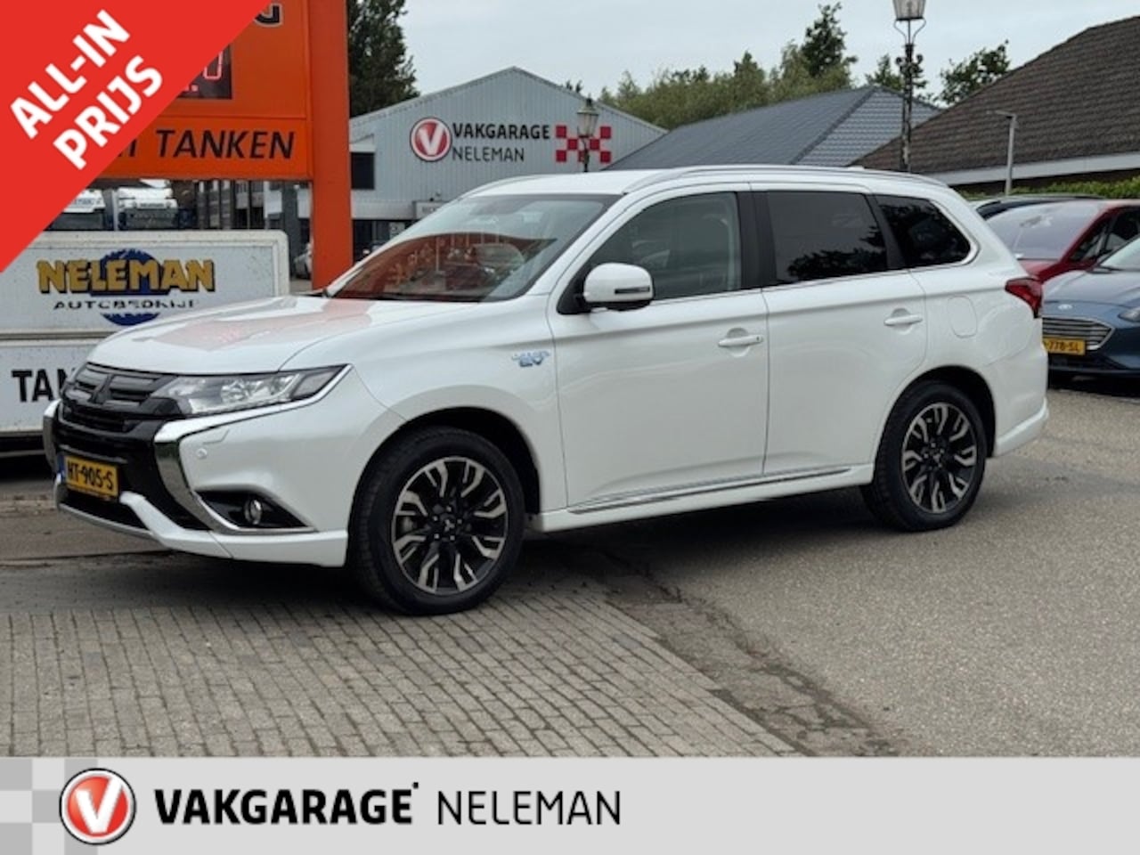 Mitsubishi Outlander - 2.0 DOHC PHEV 203pk 4WD CVT 5P bovag garantie rijklaarprijs - AutoWereld.nl