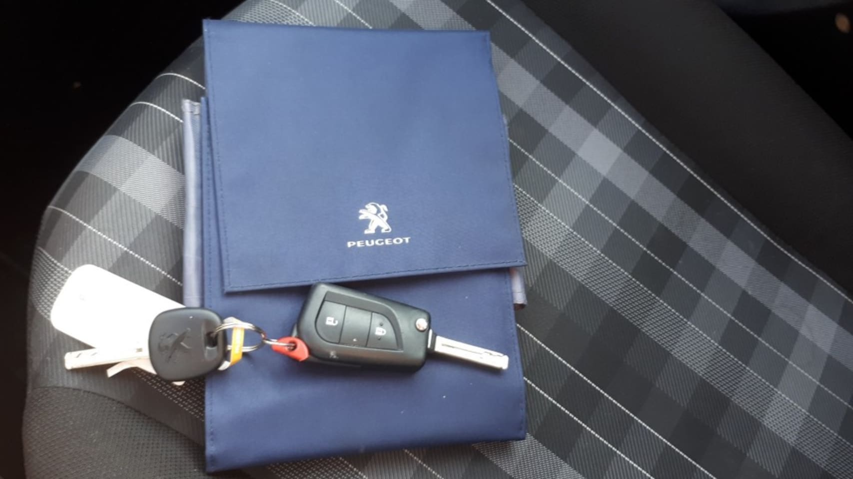 Peugeot 108 - 1.0 e-VTi Active RADIO/AIRCO/CENTR.VERGR/ELEC.RAMEN