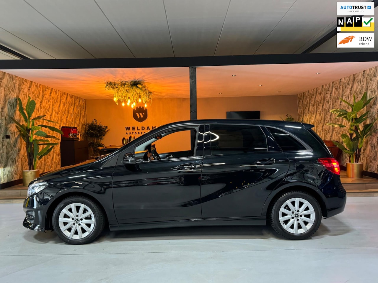 Mercedes-Benz B-klasse - 180 Urban Style Edition Garantie Camera PDC Cruise Navi Clima Led Rijklaar - AutoWereld.nl