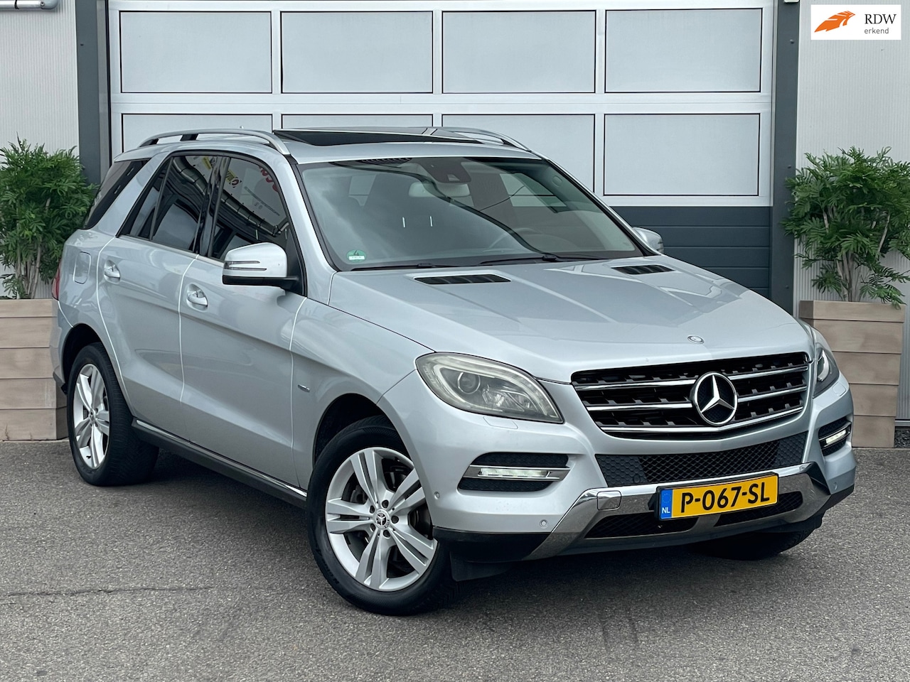 Mercedes-Benz M-klasse - 350 BlueTEC | SCHUIFDAK | CAMERA | NAVI | TREKHAAK | CRUISE CONTROL | INRUIL MOGELIJK - AutoWereld.nl