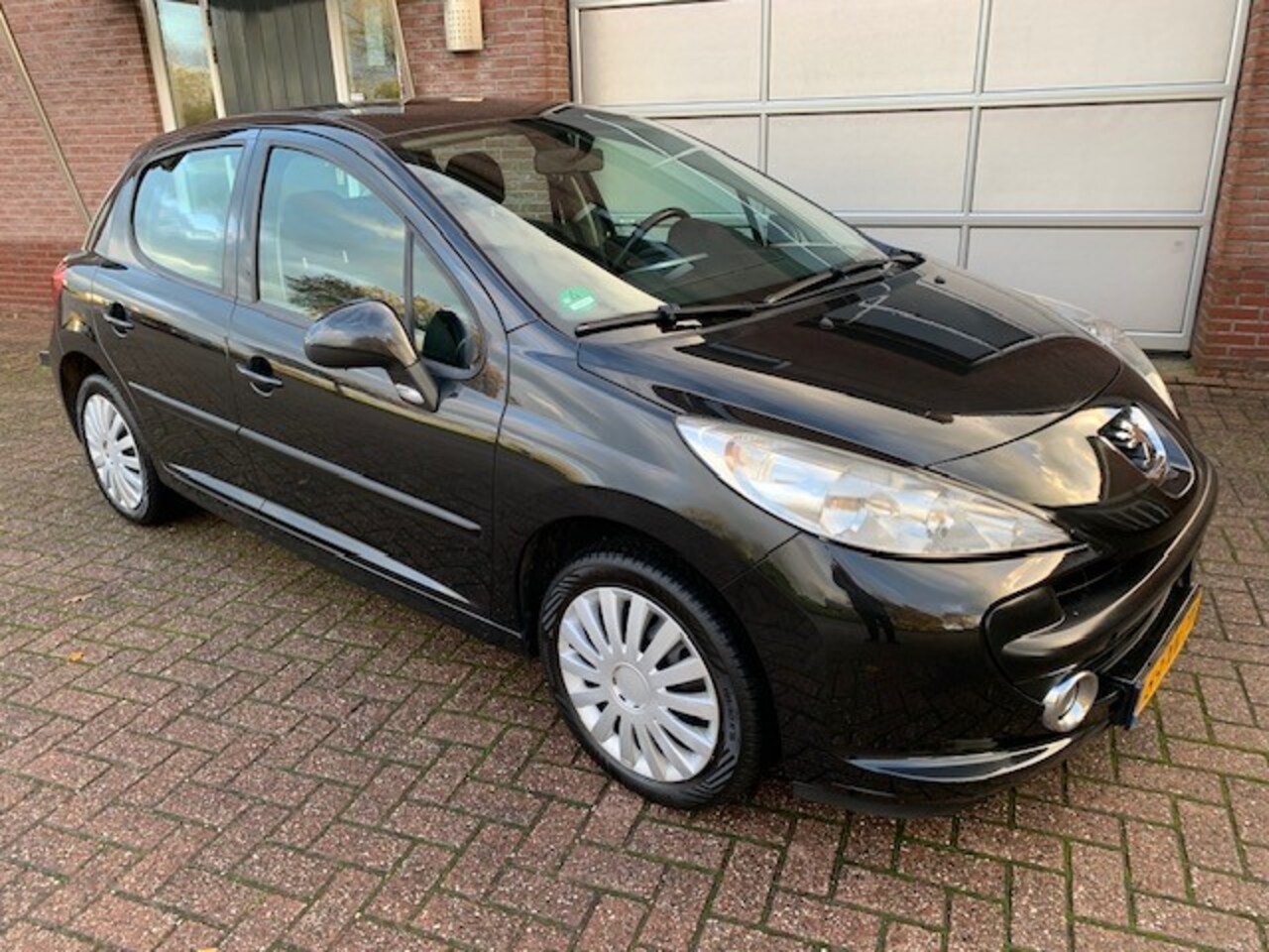 Peugeot 207 - 1.6 VTi XS 1.6 VTi XS NIEUWE APK - AutoWereld.nl