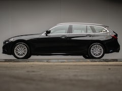 BMW 3-serie Touring - 320e M Sport (PANORAMADAK, APPLE CARPLAY, NAVI, SFEERVERLICHTING, STOELVERWARMING, CAMERA,