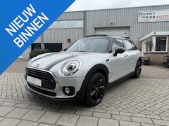MINI Clubman - 1.5 Cooper | Panoramadak | Camera | Sportstoelen | Trekhaak | Apple Carplay |