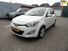 Hyundai i20 - 1.2i i-Motion (KM 131248 AIRCO)