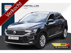 Volkswagen T-Roc - 1.5 TSI Sport Sfeerverlichting | Half-leder | Virtual Dashboard | Navigatie | 12 mnd BOVAG