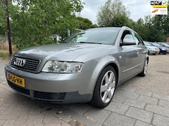 Audi A4 Avant - 2.0 inruilkoopje , Airco, Lm velgen