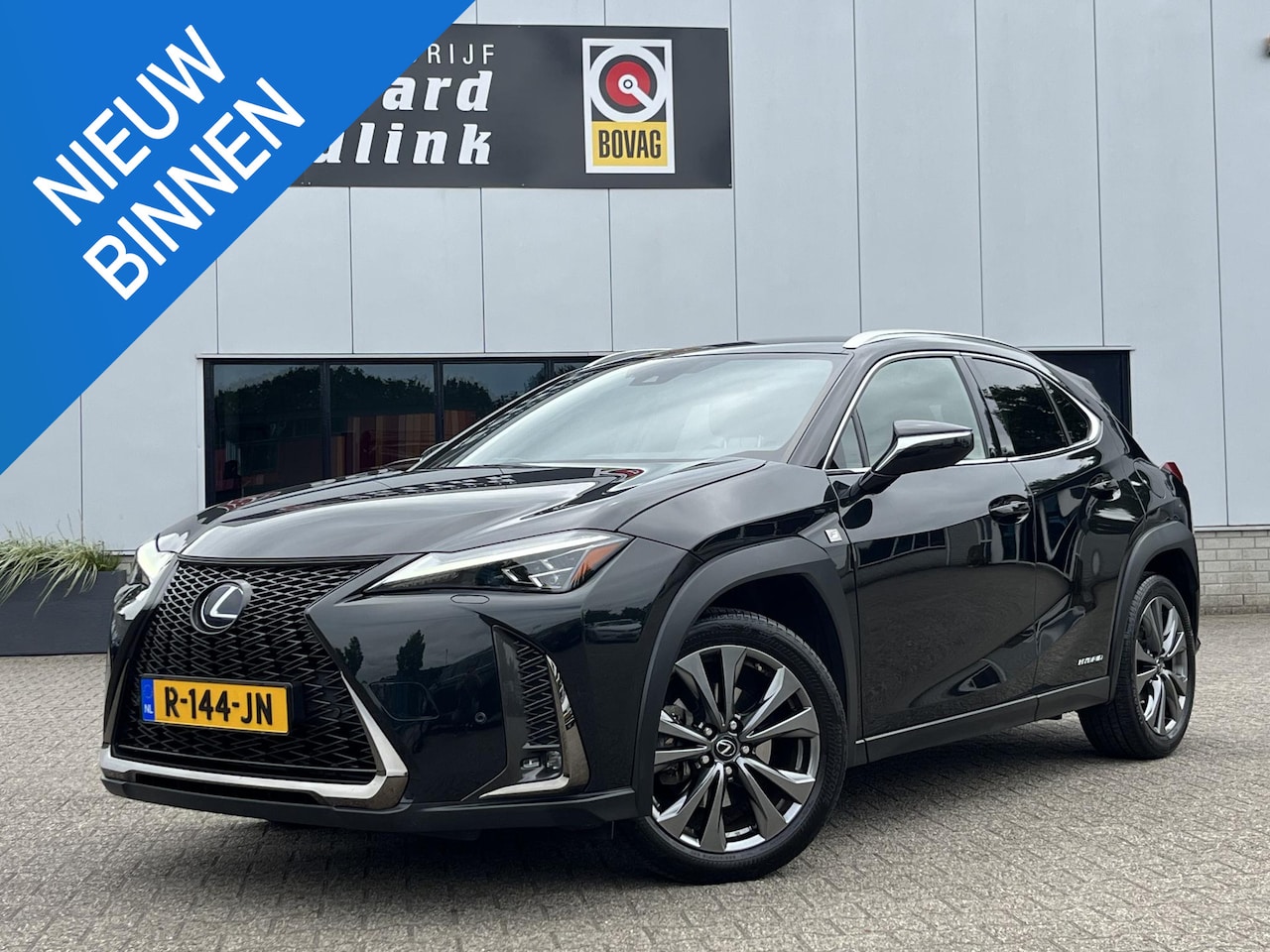 Lexus UX - 250h F Sport Line ADAP CRUISE NAV CAMERA - AutoWereld.nl