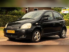 Toyota Yaris - 1.0 VVT-i Sol MET ELEKTRISCHE RAMEN, C.V. EN L.M. VELGEN, APK TOT 16 AUGUSTUS 2026