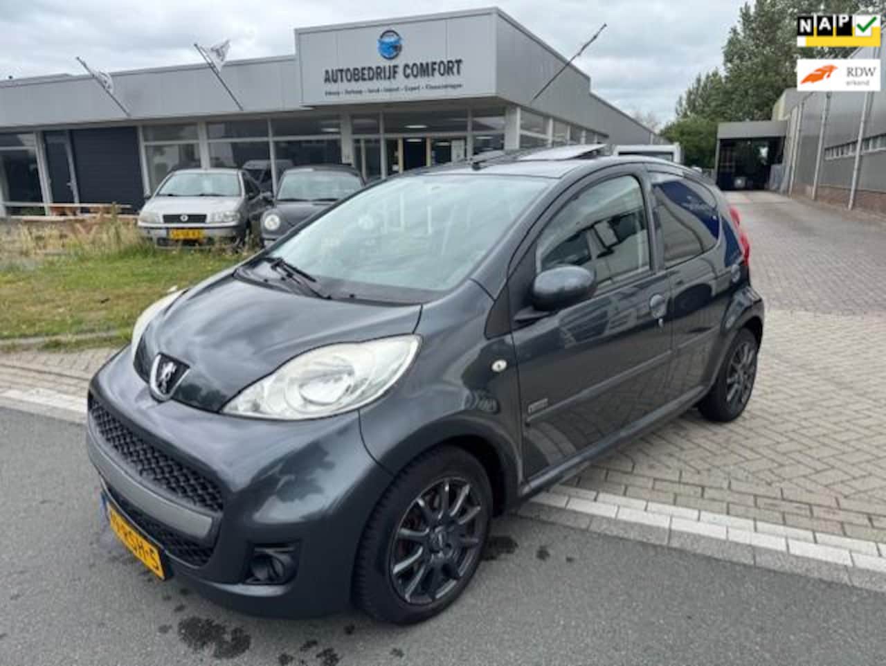 Peugeot 107 - 1.0-12V Sportium. AIRCO / DAKRAAM. - AutoWereld.nl