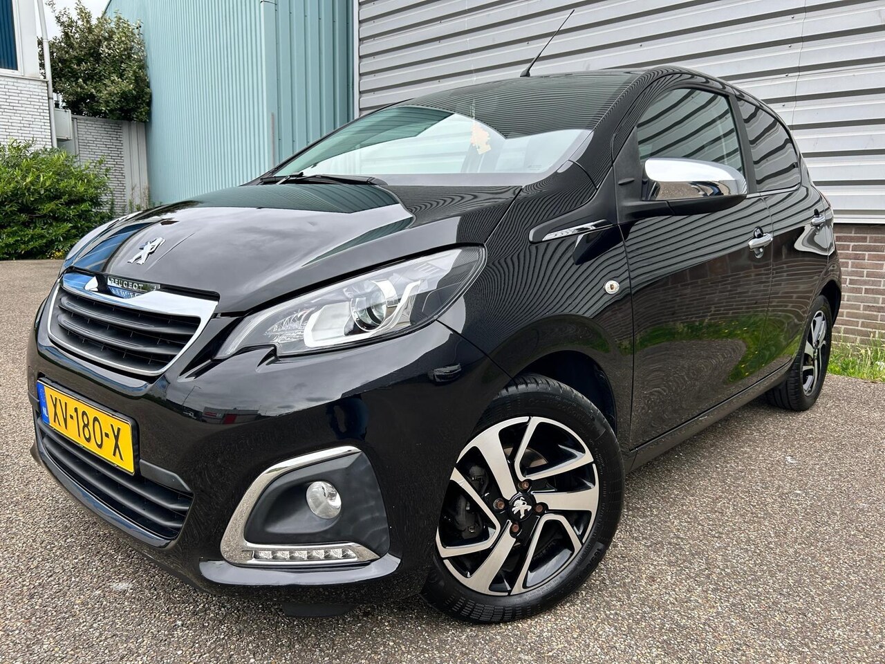 Peugeot 108 - 1.0 e-VTi Allure 1.0 e-VTi Allure - AutoWereld.nl