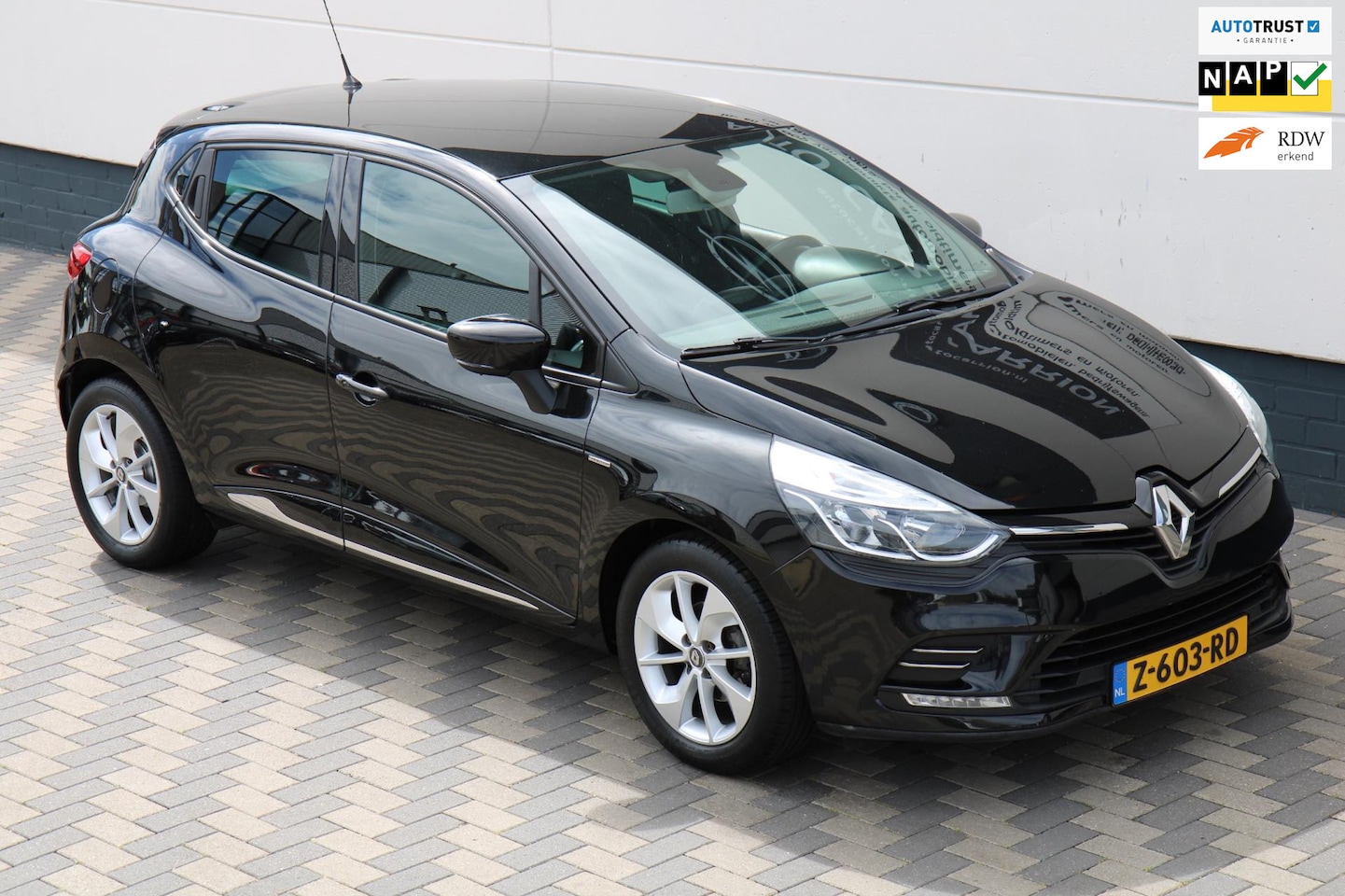 Renault Clio - 1.2 4 cilinder NAVI PDC LMV incl. beurt en APK - AutoWereld.nl
