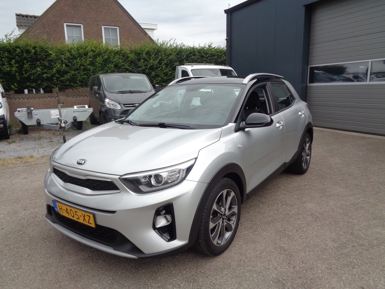 Kia Stonic - 1.0 T-GDi DynamicLine Airco, Navigatie, LMV, Chroom, Zwart dak. apple/aindroid auto - AutoWereld.nl