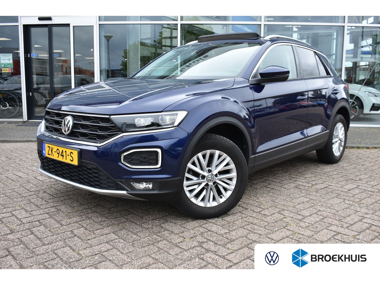 Volkswagen T-Roc - 1.5 TSI 150PK DSG-7 Style | PANORAMADAK | ELEKTR. A. KLEP | NAVIGATIE | CAMERA | LED - AutoWereld.nl