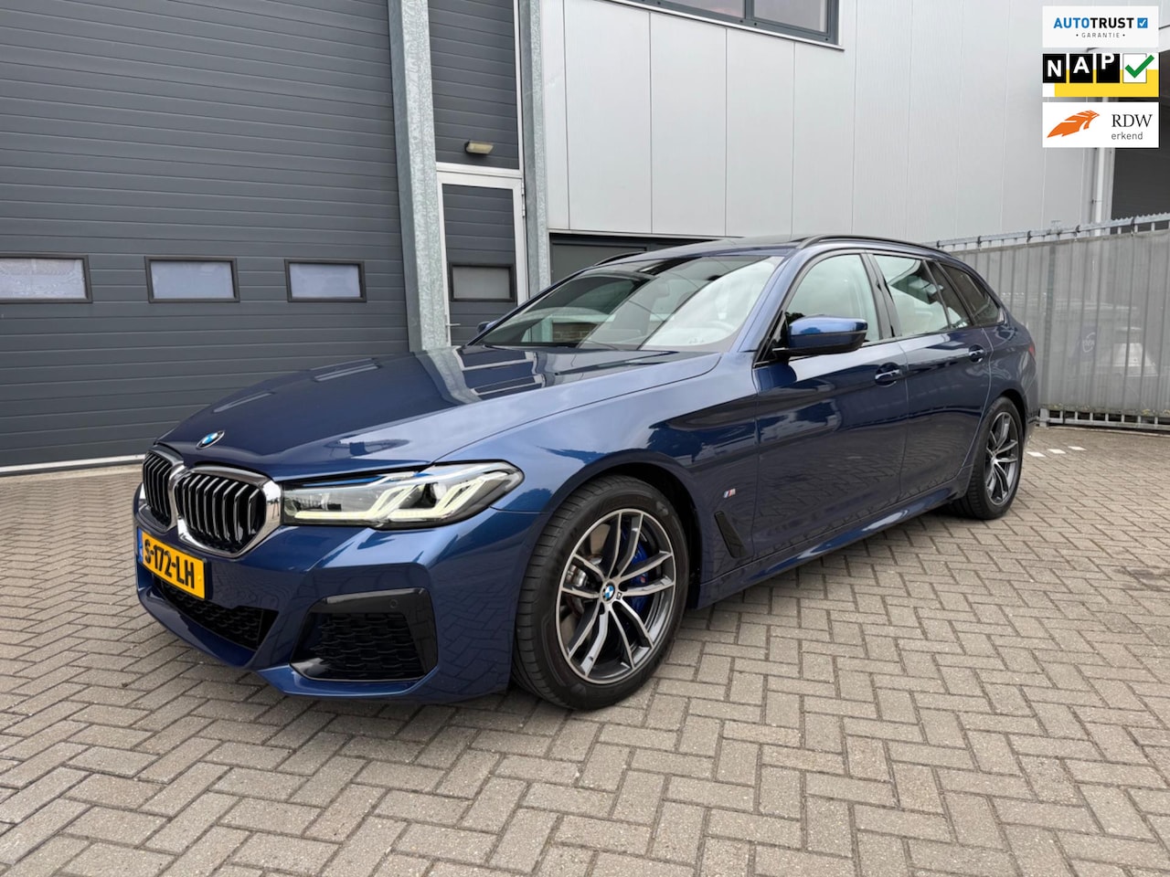 BMW 5-serie Touring - 530d High Executive M-SPORT, Panoramadak, Trekhaak, Head-Up, Laser light, etc. etc. - AutoWereld.nl