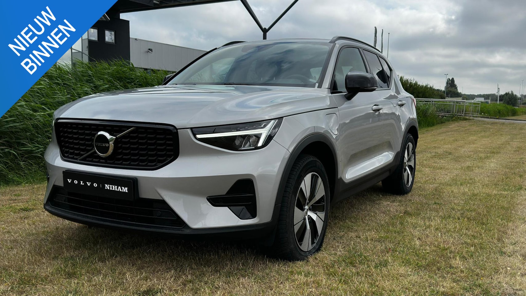 Volvo XC40 - T4 RECHARGE PLUS DARK -PANO.DAK|HARMAN/KARDON|POWER-SEATS|CAMERA|ADAP.CRUISE - AutoWereld.nl
