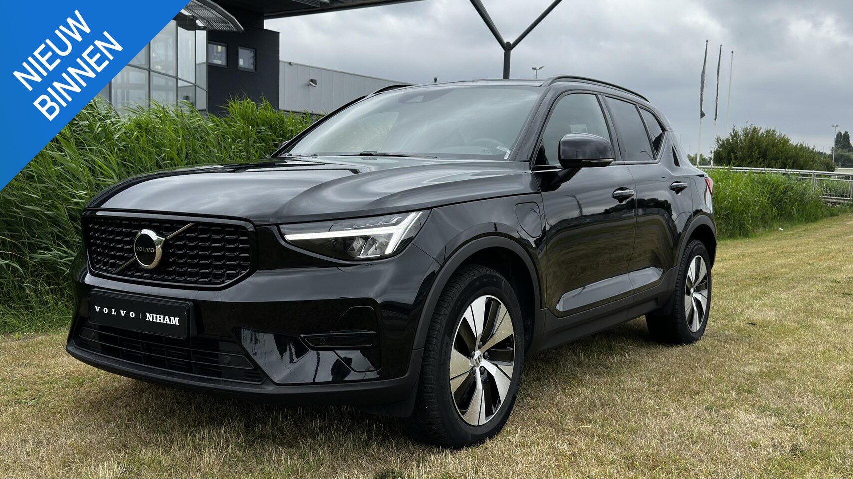 Volvo XC40 - T4 PLUG-IN HYBRID PLUS DARK -PANO.DAK|POWER-SEATS|HARMAN/KARDON|PRIVACY.GLAS - AutoWereld.nl