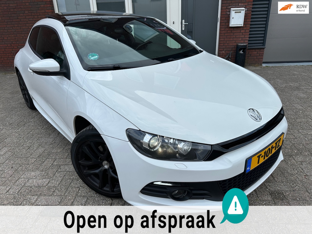 Volkswagen Scirocco - 1.4 TSI Edition / Pano / Navi / Cruise / Stoelverwarming - AutoWereld.nl
