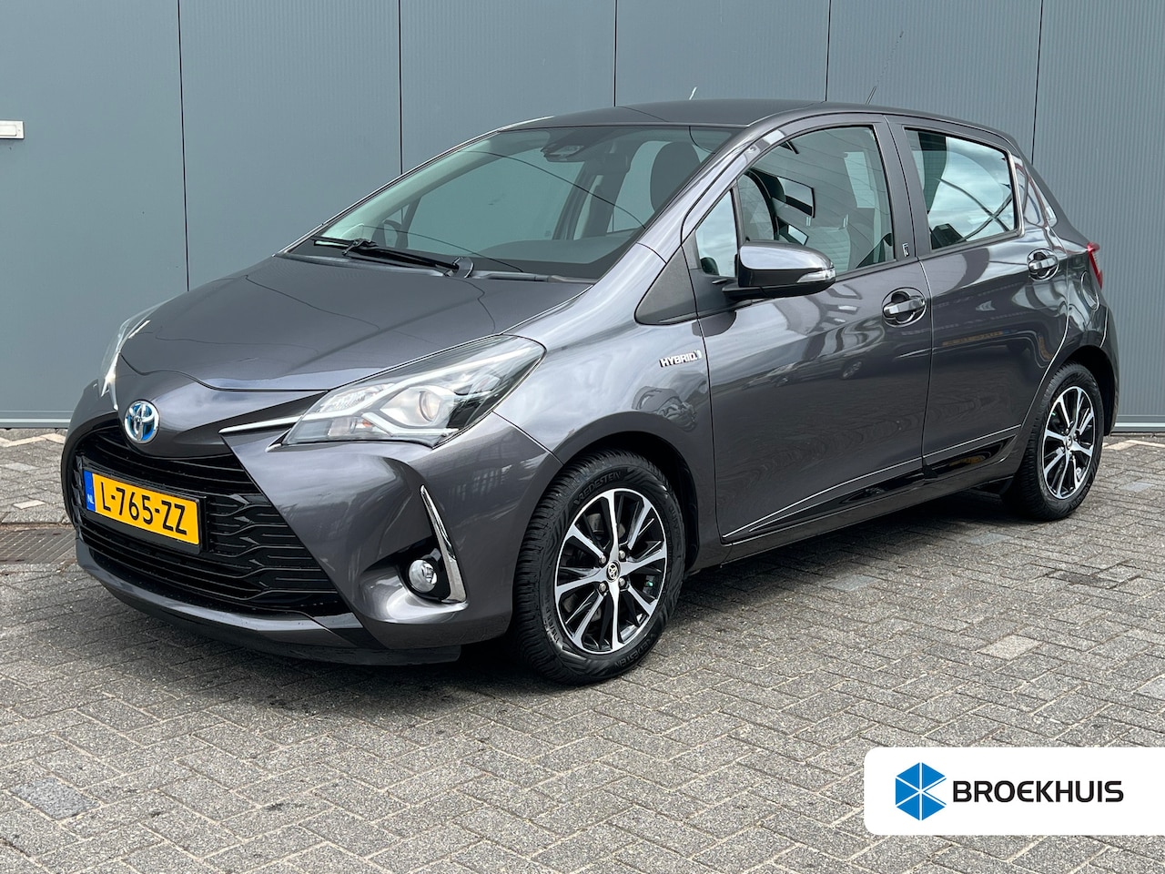 Toyota Yaris - 1.5 Hybrid Active Automaat | Camera | Stoelverwarming | Lichtmetalen velgen | Navigatie | - AutoWereld.nl