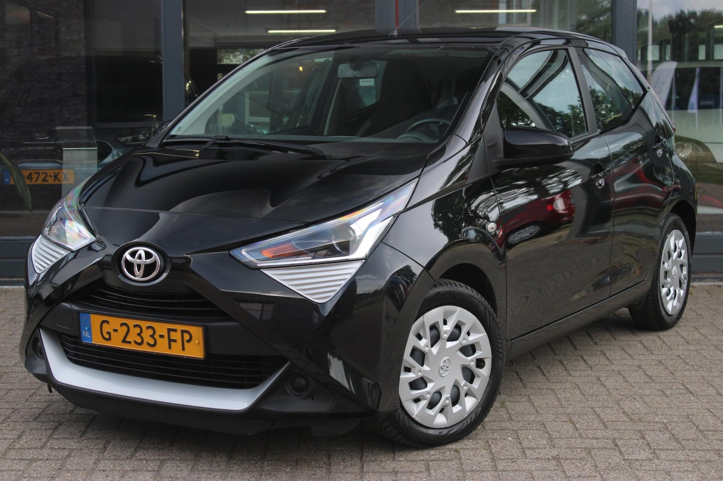 Toyota Aygo - 1.0 VVT-i x-play limited | Limiter | Camera | Navigatie | Airco | - AutoWereld.nl