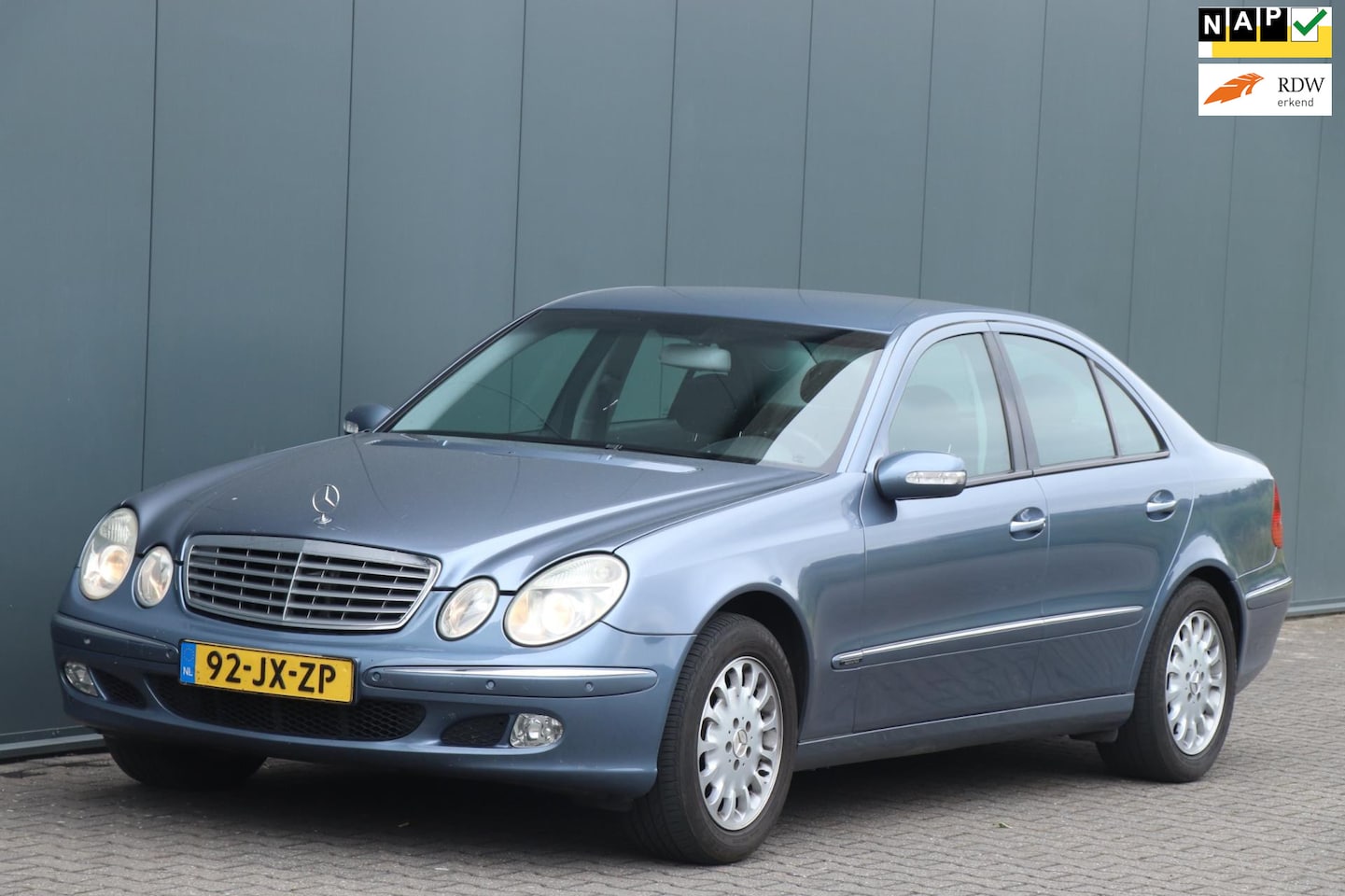 Mercedes-Benz E-klasse - 240 Avantgarde | Youngtimer - Hele nette auto! - AutoWereld.nl