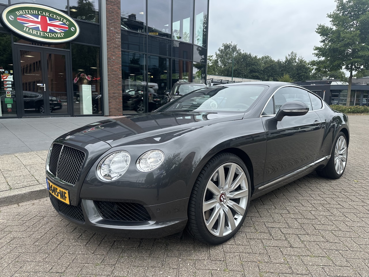 BENTLEY CONTINENTAL GT V8