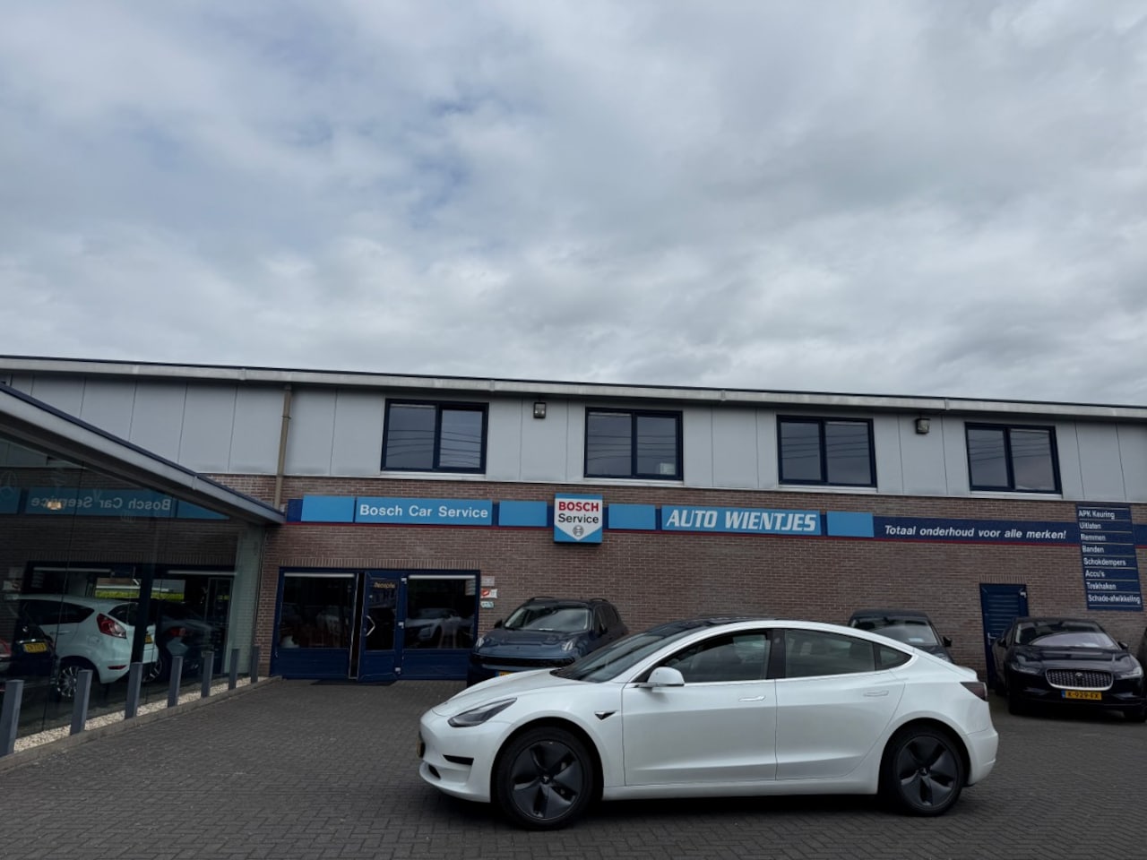Tesla Model 3 - Standard RWD Plus 60kWh | Leer | Pano - AutoWereld.nl