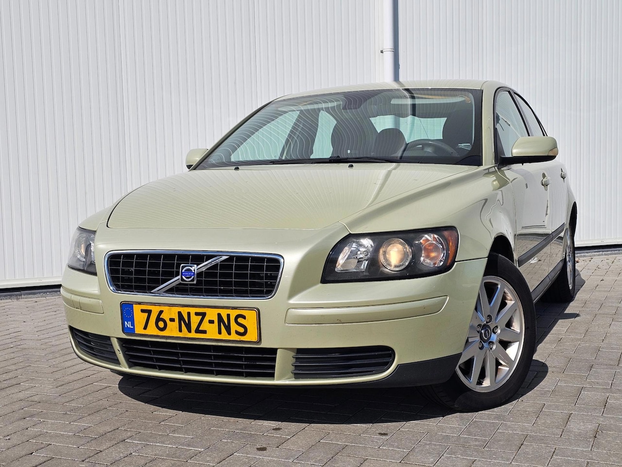 Volvo S40 - 2.4 bj 2004 Climate/cruise NIEUWE APK 24-06-2026 - AutoWereld.nl