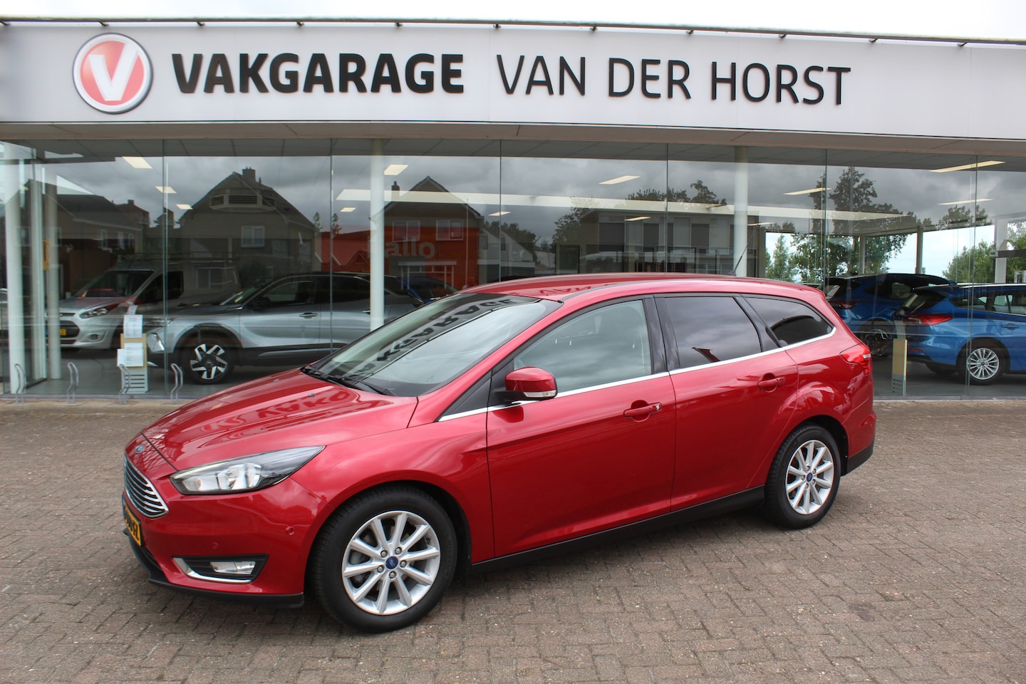 Ford Focus Wagon - 1.0 Titanium Edition 1.0 Titanium Edition , 125pk Climate control , Navigatie , Cruise control , LED dagrijverl - AutoWereld.nl