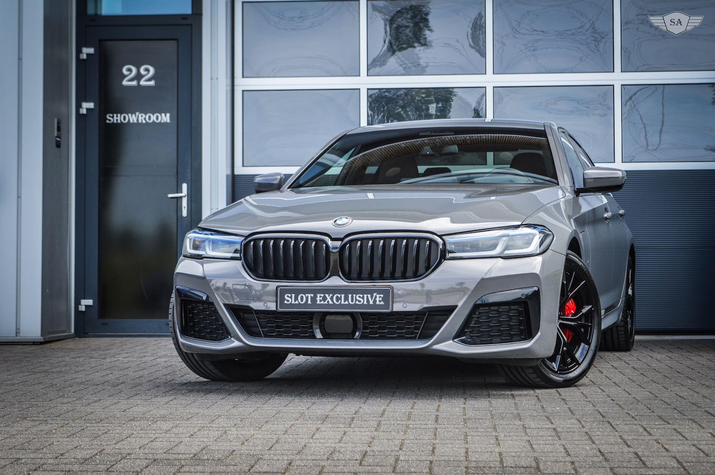 BMW 5-serie - 545e|X-DRIVE|HIGH EXECUTIVE|MASSAGE|HUD|LASER - AutoWereld.nl
