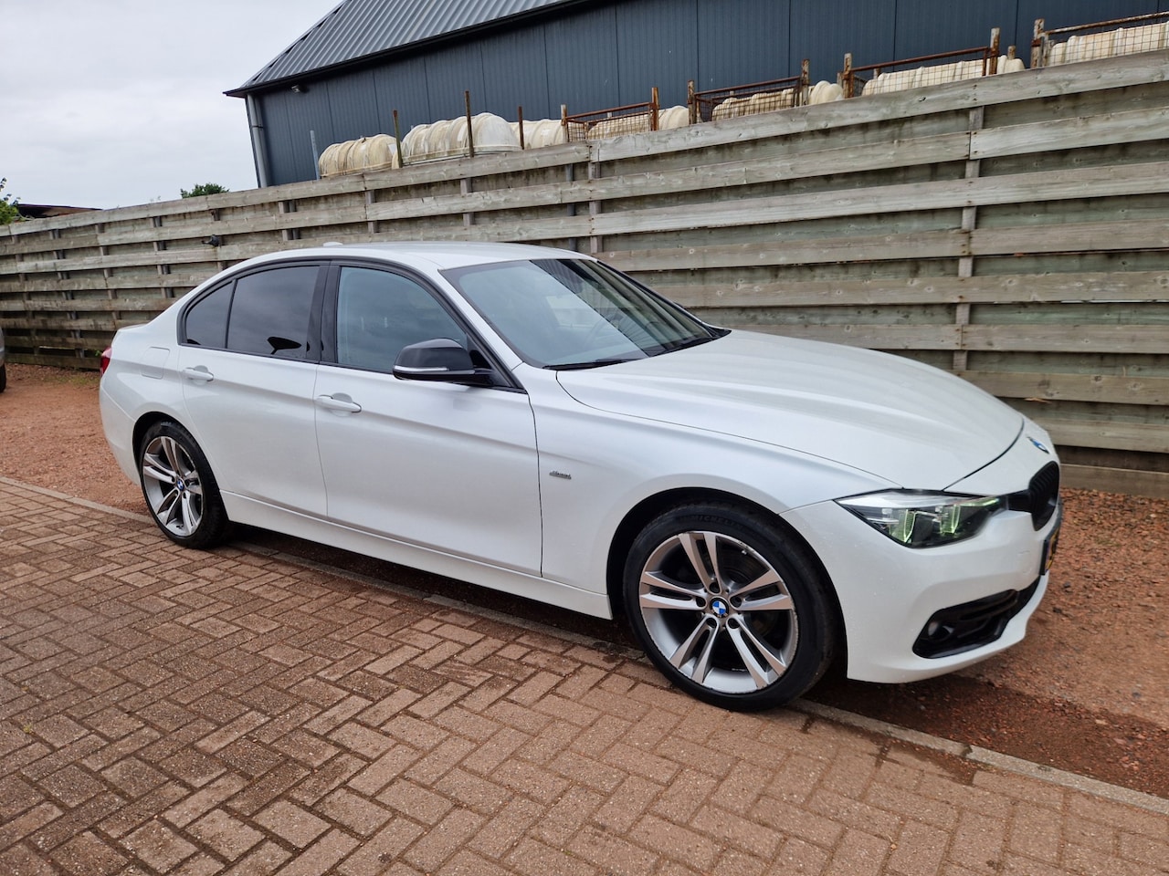 BMW 3-serie - 318i Sports-line Executive Automaat - AutoWereld.nl