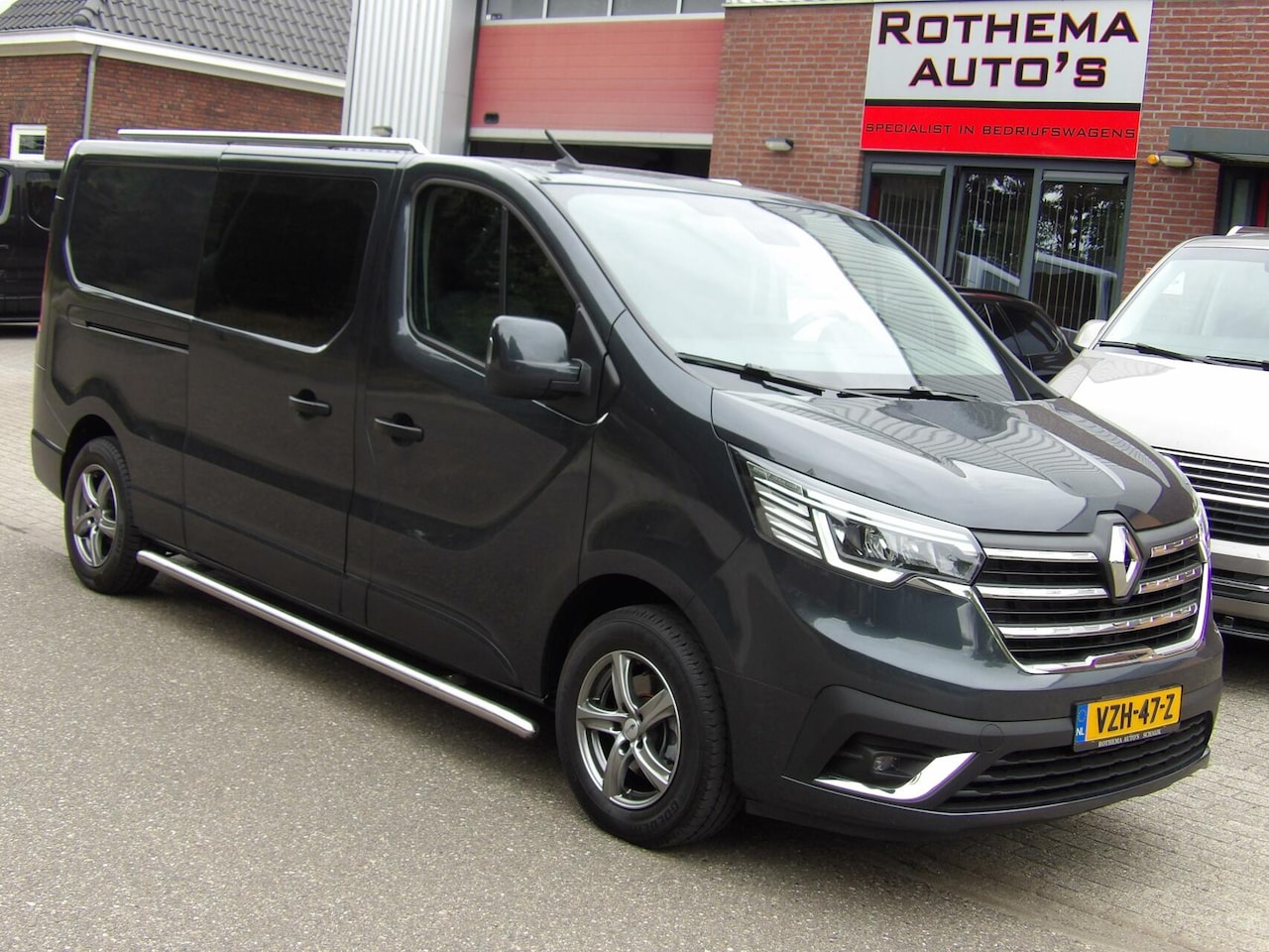 Renault Trafic - bestel 2.0 dCi 150 T29 L2H1 DC Comfort - AutoWereld.nl