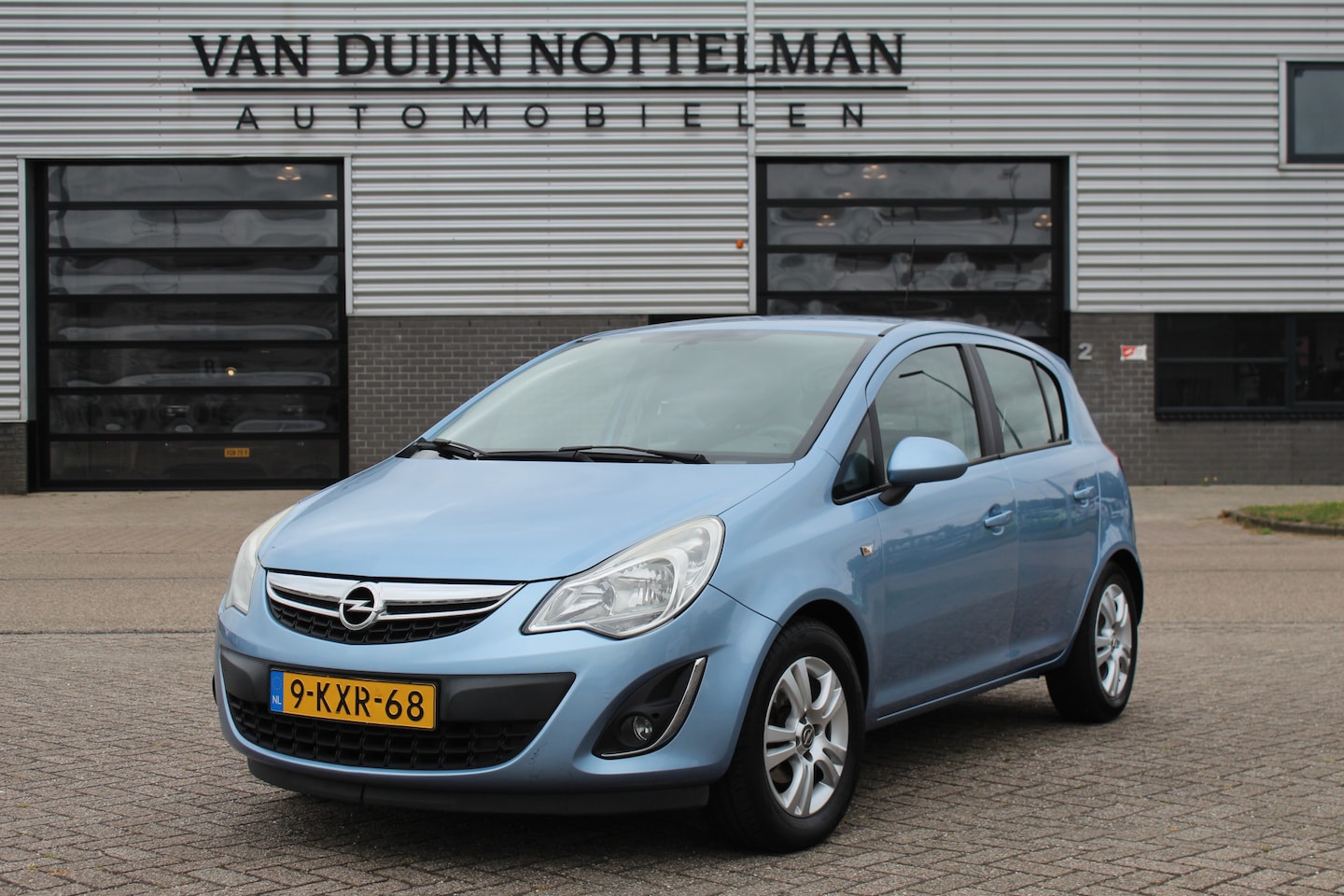 Opel Corsa - 1.2-16V Cosmo / Navigatie / Cruise / N.A.P. - AutoWereld.nl