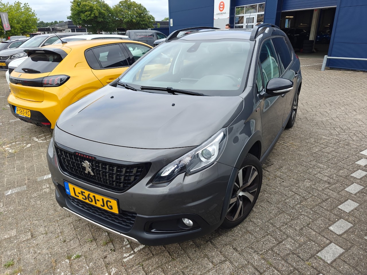 Peugeot 2008 - 1.2 PureTech GT-Line | Achterbank in delen neerklapbaar | Achteruitrijcamera | Bestuurders - AutoWereld.nl